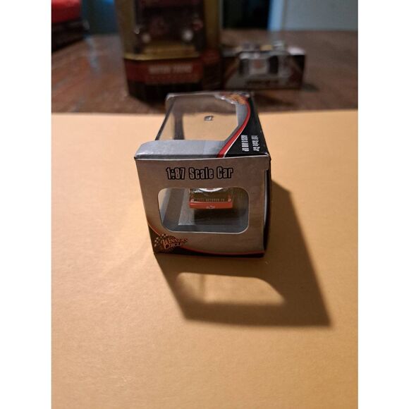 2006 NASCAR Winner’s Circle Dale Earnhardt Jr #8 1:87 Diecast Race Car in Box - Picture 5 of 6